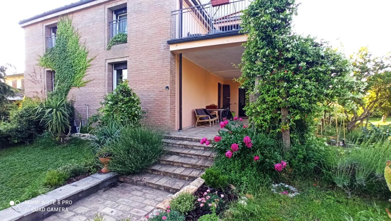 Willa Casa Vincenzo 130 Mq Con Portico Ed Ingresso Esclusivo Dal Giardino Felino Zewnętrze zdjęcie