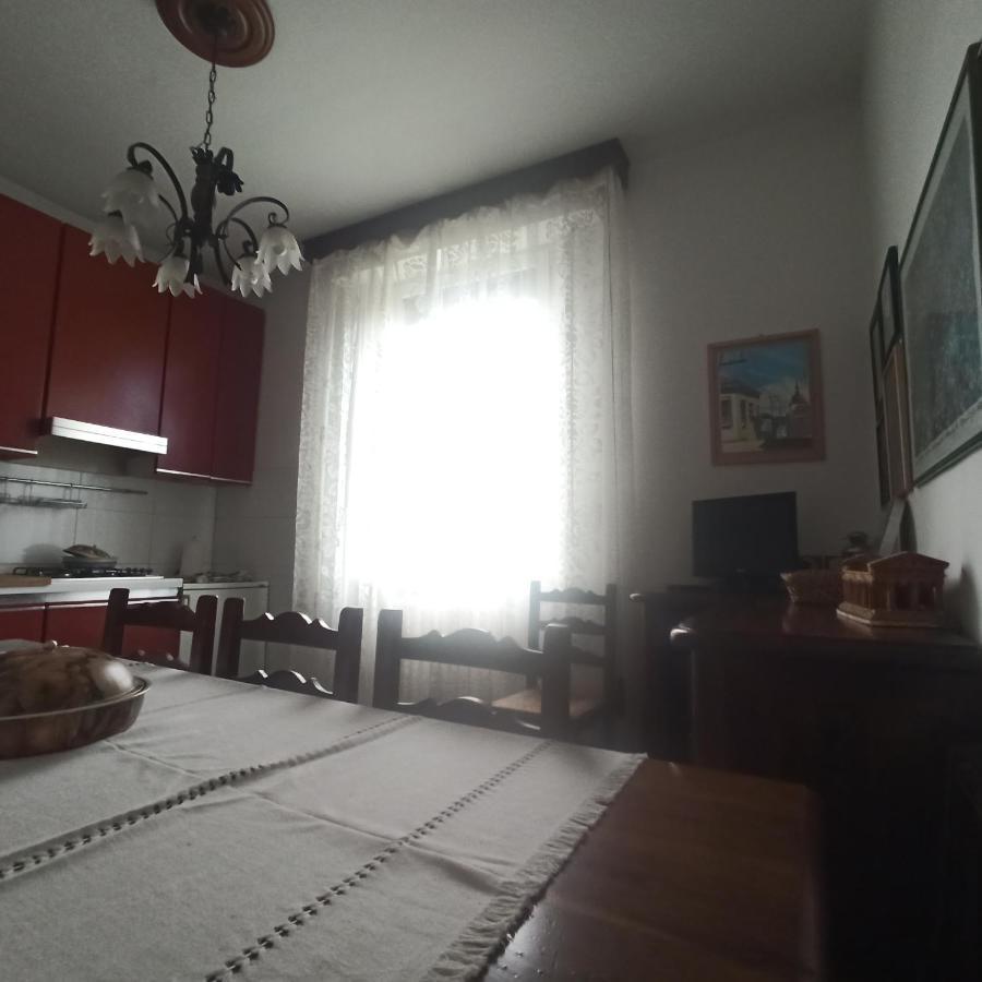 Willa Casa Vincenzo 130 Mq Con Portico Ed Ingresso Esclusivo Dal Giardino Felino Zewnętrze zdjęcie
