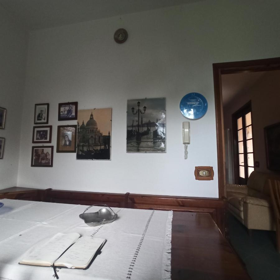 Willa Casa Vincenzo 130 Mq Con Portico Ed Ingresso Esclusivo Dal Giardino Felino Zewnętrze zdjęcie