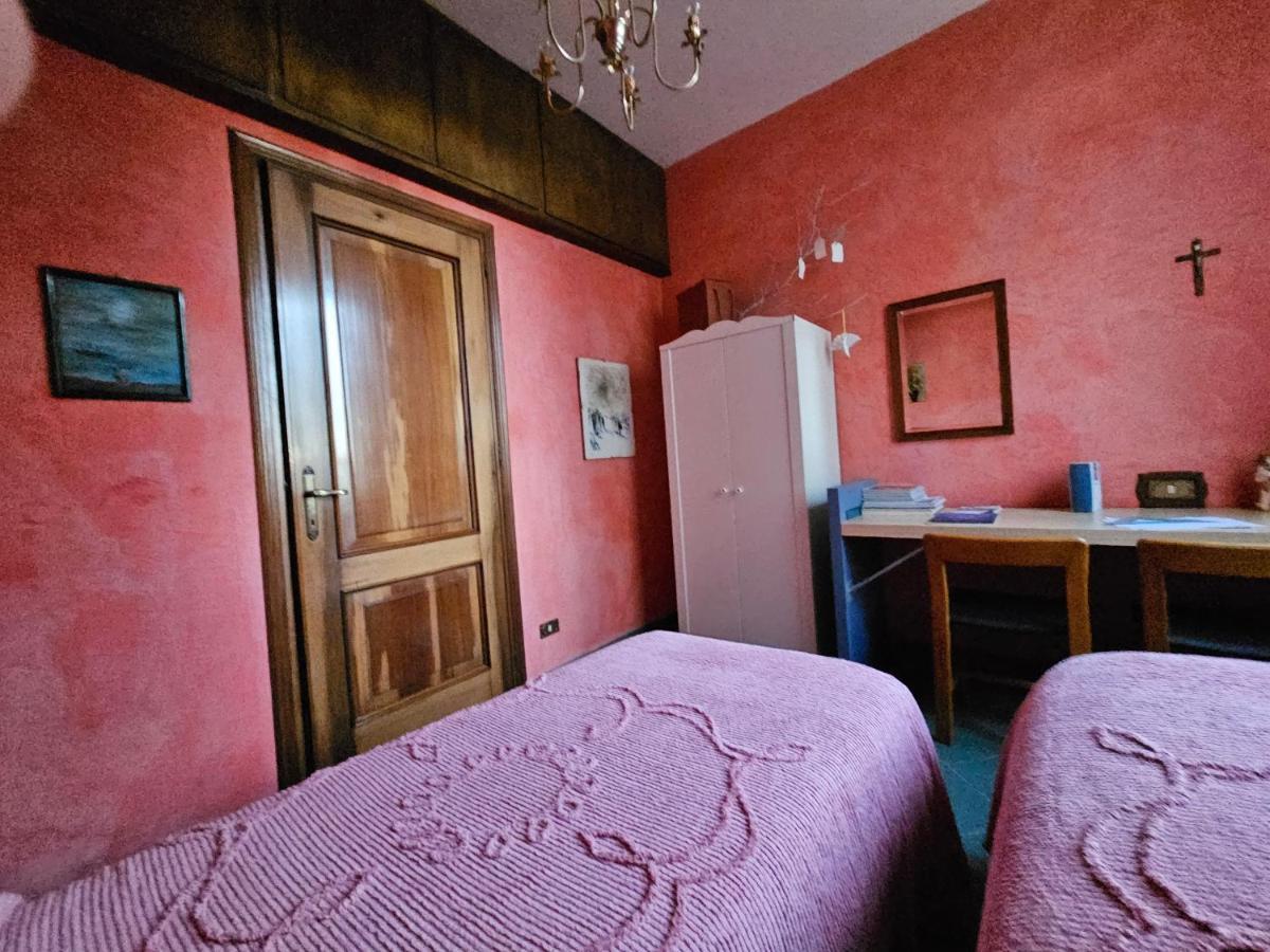 Willa Casa Vincenzo 130 Mq Con Portico Ed Ingresso Esclusivo Dal Giardino Felino Zewnętrze zdjęcie