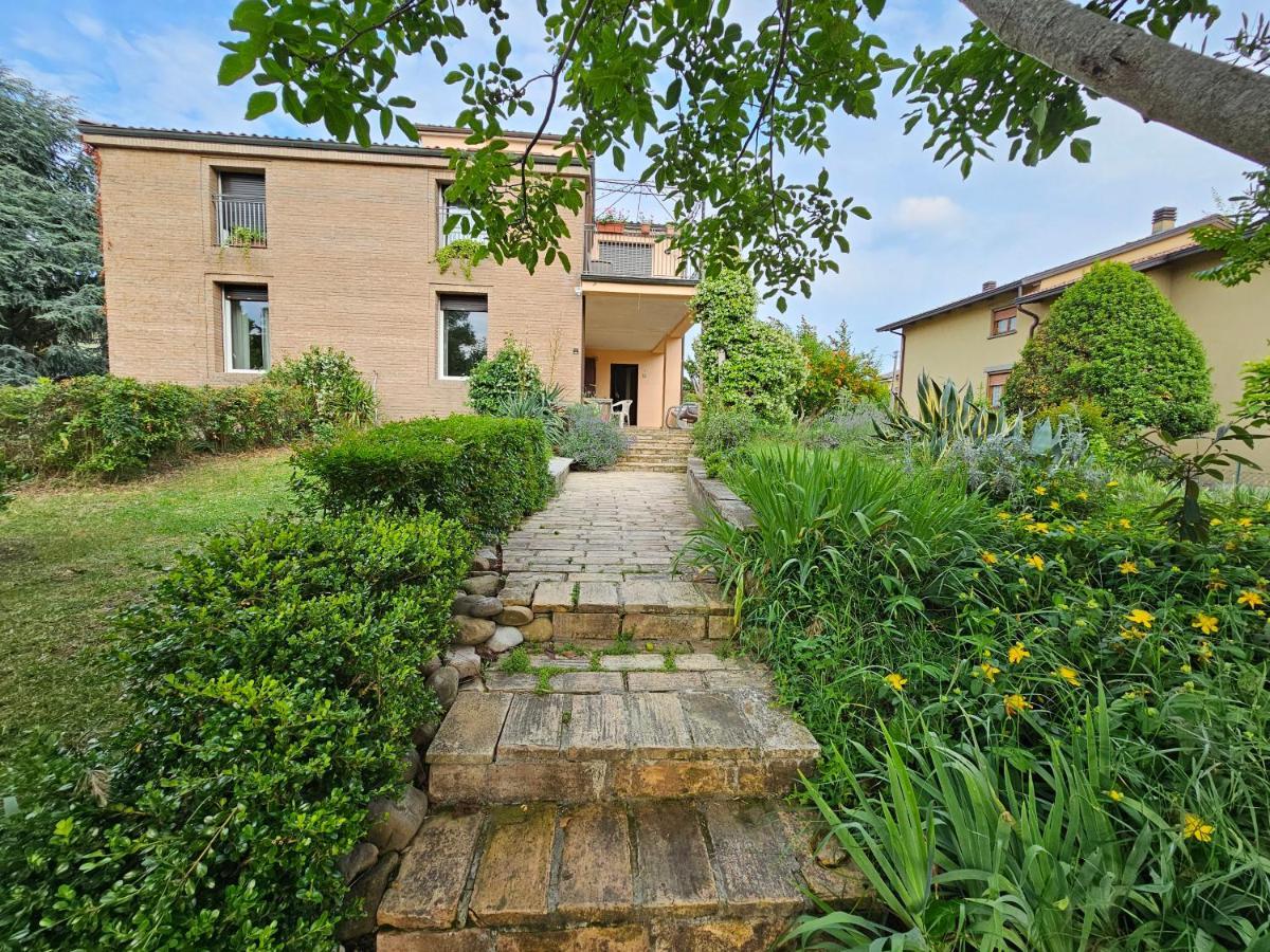 Willa Casa Vincenzo 130 Mq Con Portico Ed Ingresso Esclusivo Dal Giardino Felino Zewnętrze zdjęcie