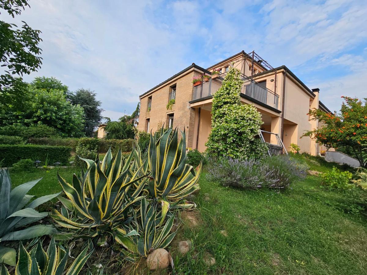 Willa Casa Vincenzo 130 Mq Con Portico Ed Ingresso Esclusivo Dal Giardino Felino Zewnętrze zdjęcie