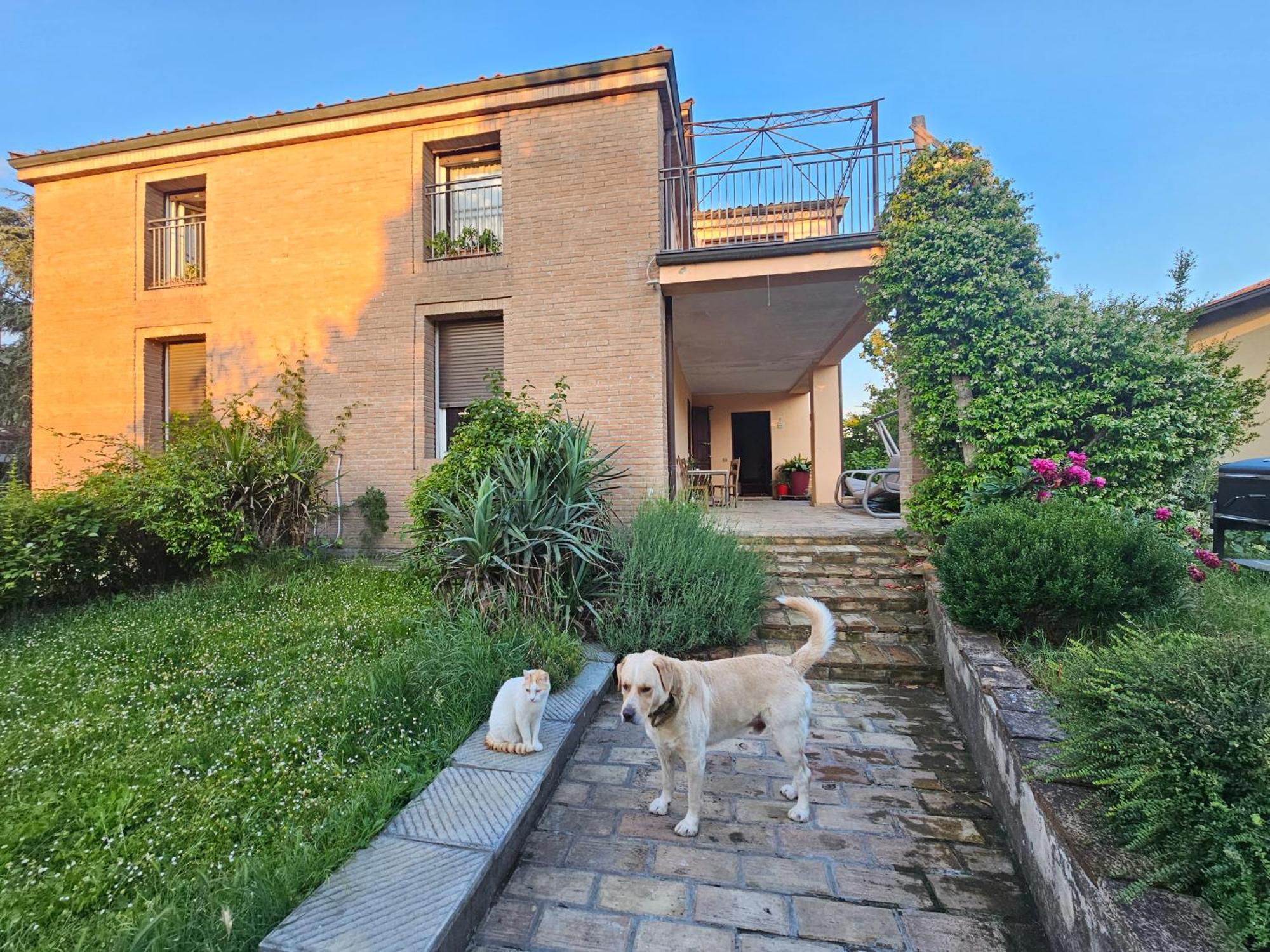 Willa Casa Vincenzo 130 Mq Con Portico Ed Ingresso Esclusivo Dal Giardino Felino Zewnętrze zdjęcie